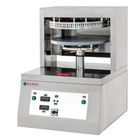 Presa profesionala aluat pentru pizza Inox greuatate aluat presat de la 130 la 250 g diametru pizza max.: 330 mm 4750 W 470x590x(H)830 mm Hendi